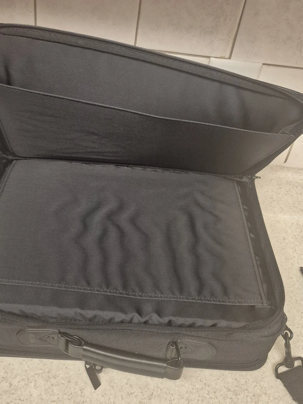 Black Laptop Messenger Bag - Dell